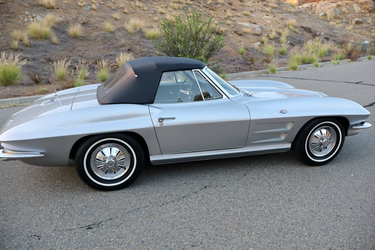 Chevrolet-corvette-convertible-1964-5