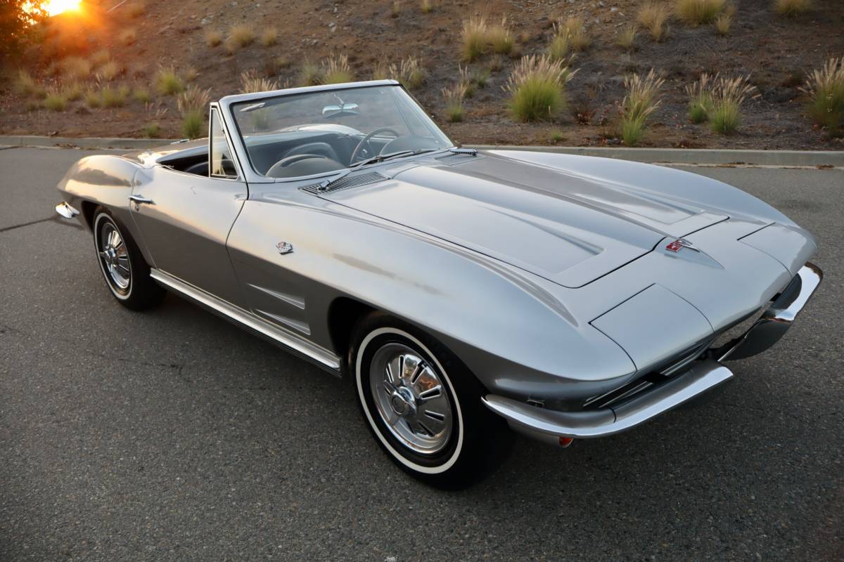 Chevrolet-corvette-convertible-1964-9