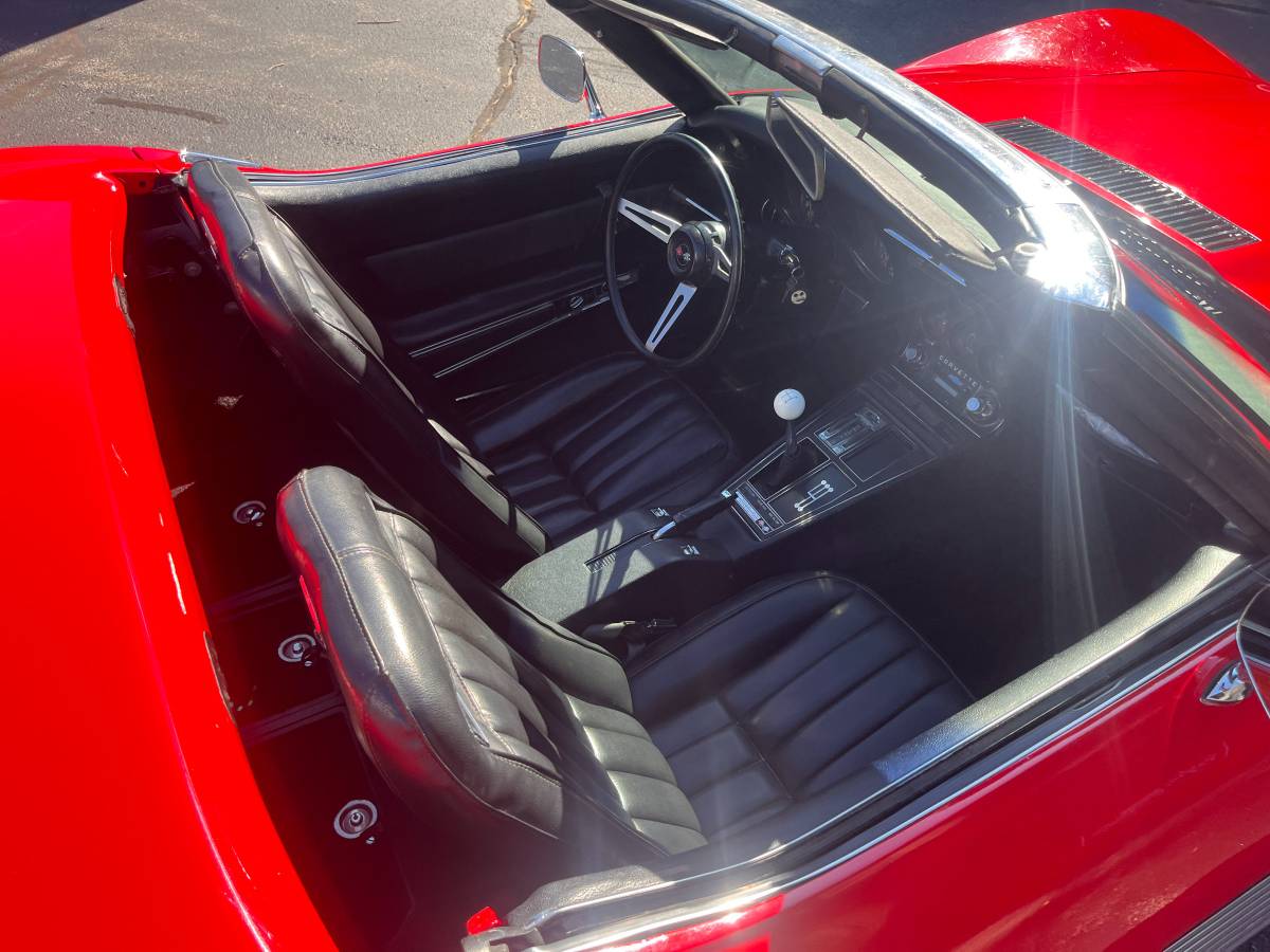 Chevrolet-corvette-convertible-1969-red-13