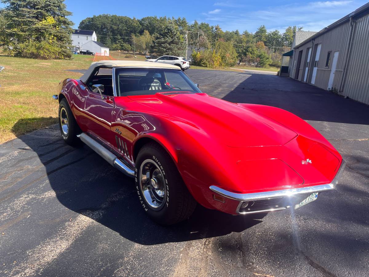 Chevrolet-corvette-convertible-1969-red-2