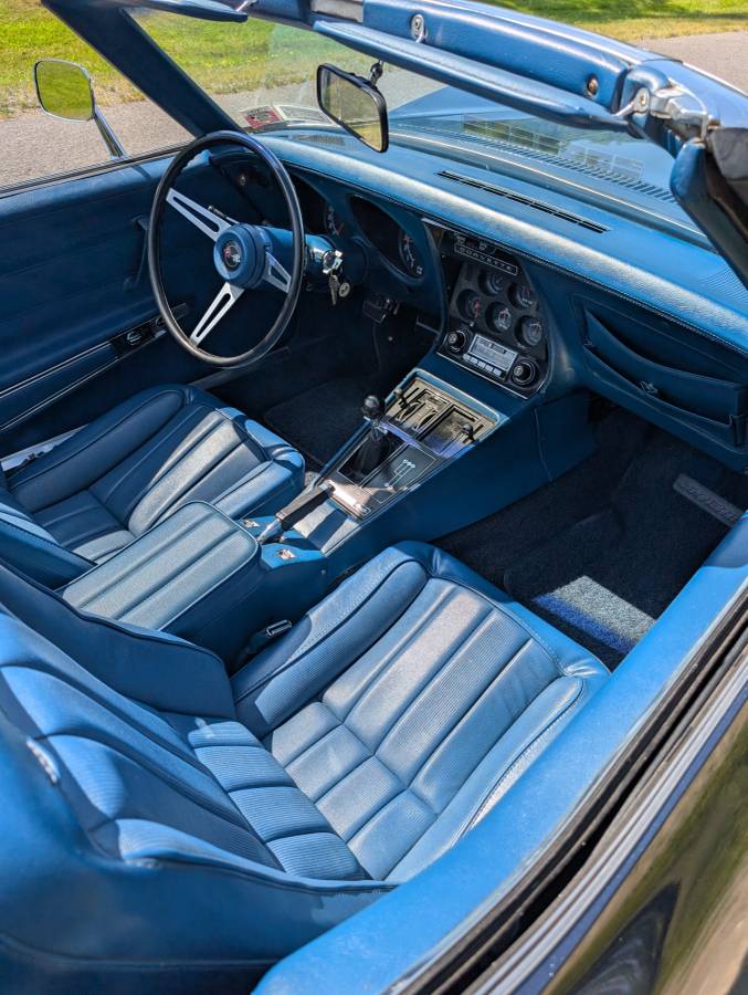 Chevrolet-corvette-convertible-1972-blue-15