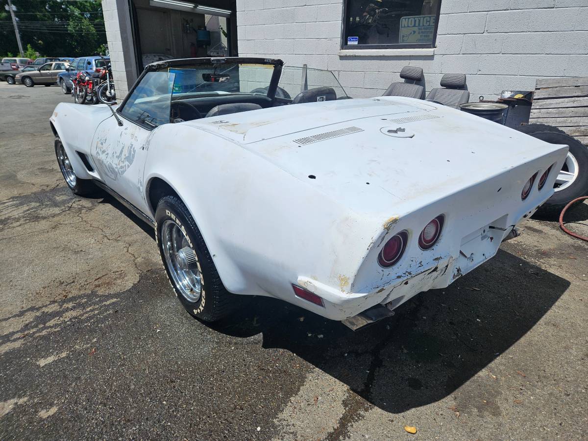 Chevrolet-corvette-convertible-1973-white-18