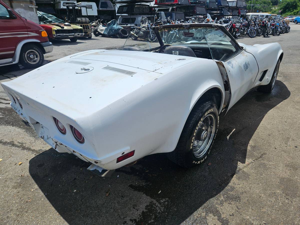 Chevrolet-corvette-convertible-1973-white-3