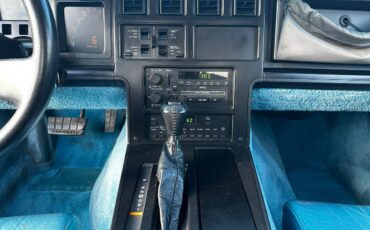 Chevrolet-corvette-convertible-1987-12
