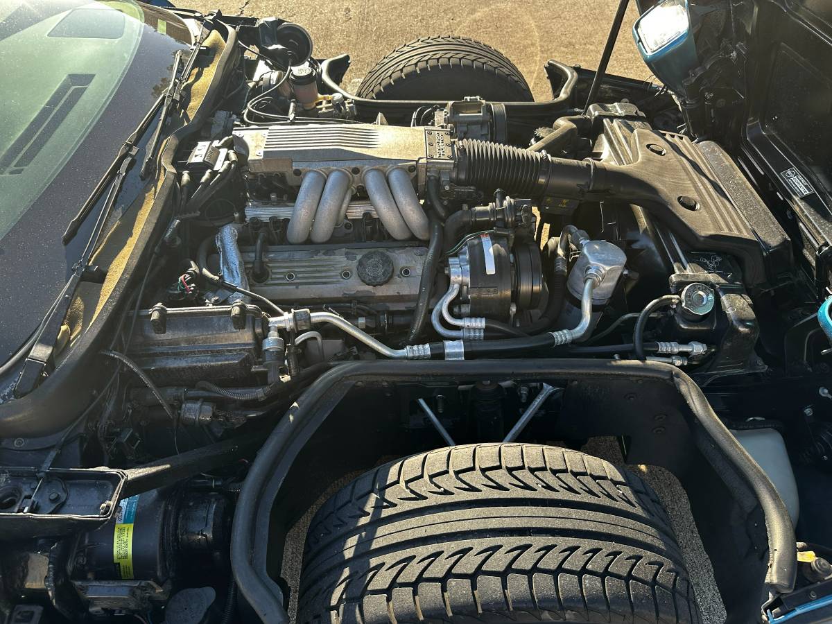 Chevrolet-corvette-convertible-1987-19