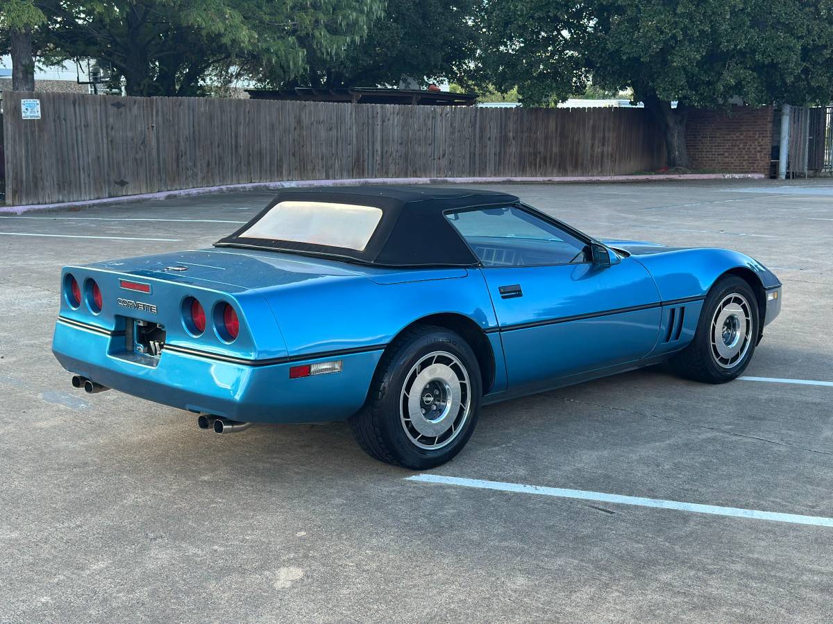 Chevrolet-corvette-convertible-1987-4