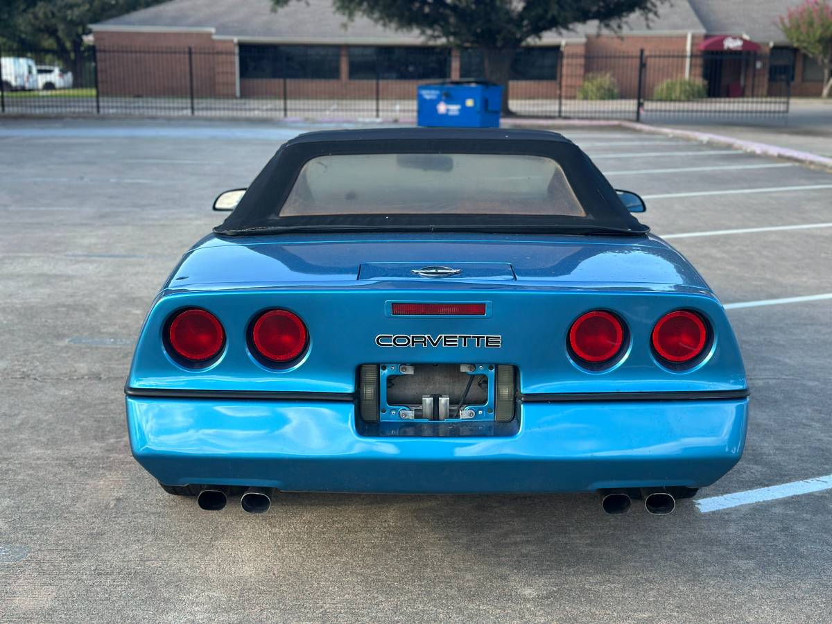 Chevrolet-corvette-convertible-1987-5