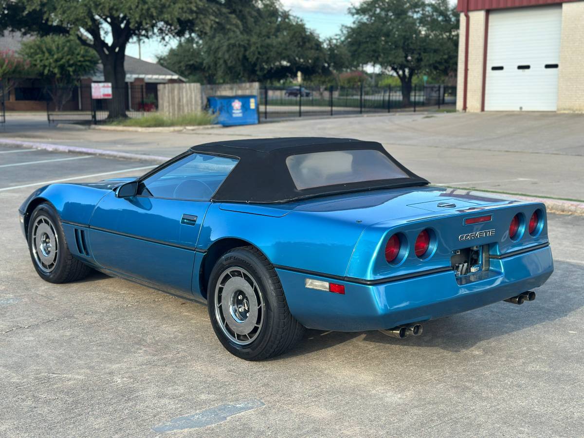 Chevrolet-corvette-convertible-1987-6