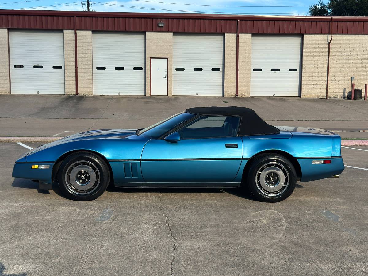 Chevrolet-corvette-convertible-1987-7