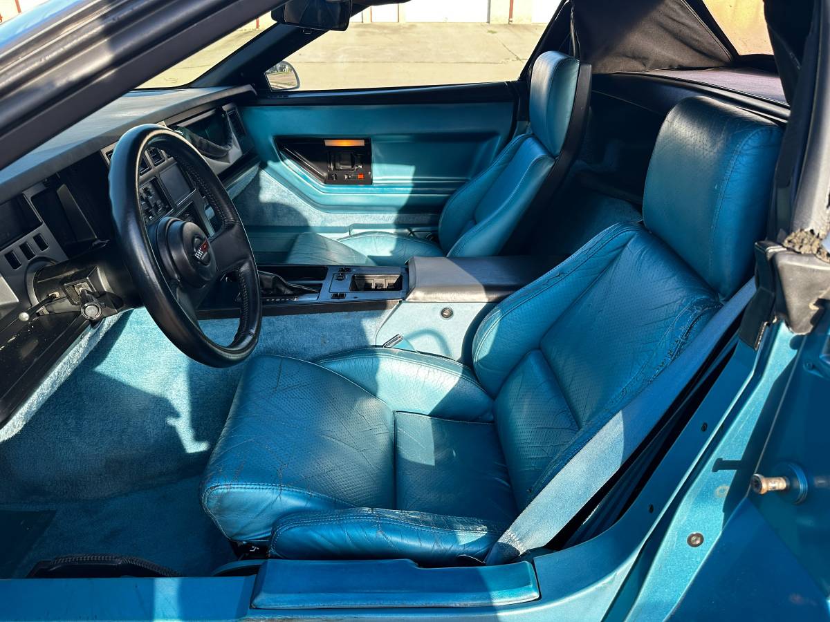 Chevrolet-corvette-convertible-1987-8