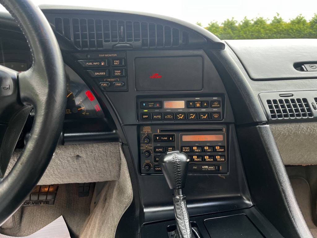 Chevrolet-corvette-convertible-1992-white-14