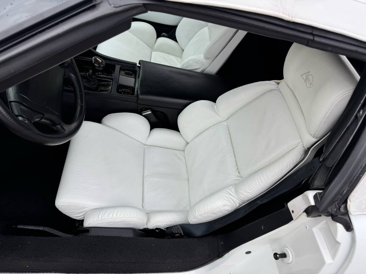Chevrolet-corvette-convertible-1993-white-11