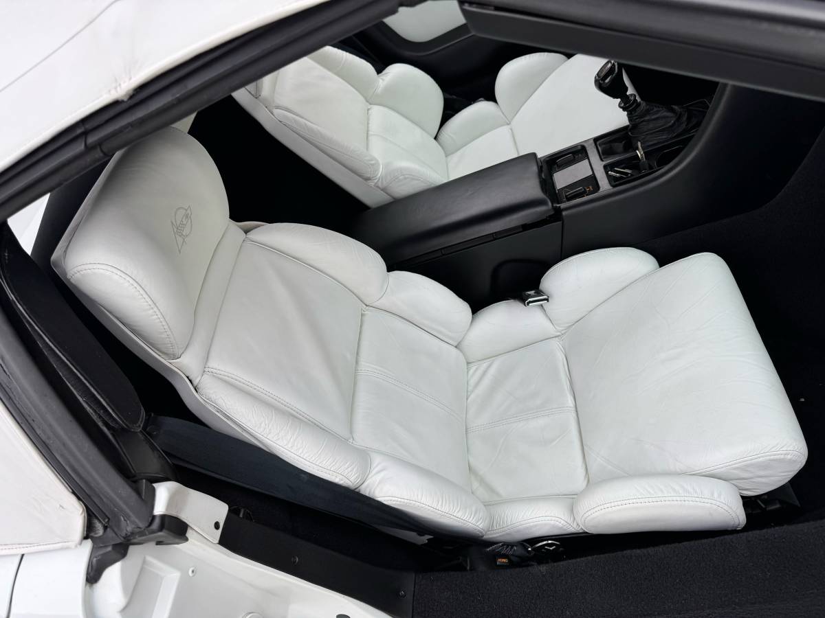 Chevrolet-corvette-convertible-1993-white-12