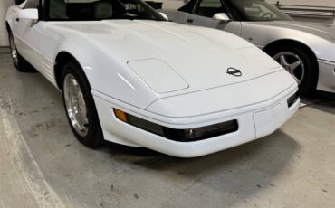 Chevrolet-corvette-convertible-1993-white-17