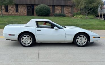 Chevrolet-corvette-convertible-1993-white-4