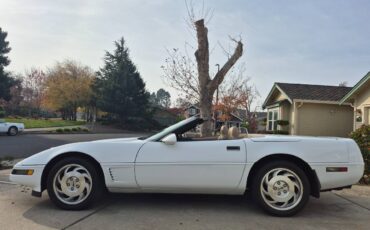 Chevrolet-corvette-convertible-1995-white
