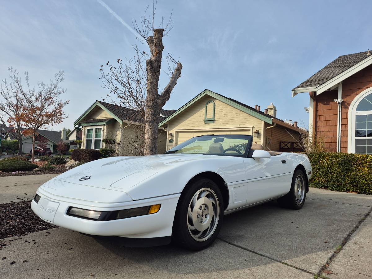Chevrolet-corvette-convertible-1995-white-4
