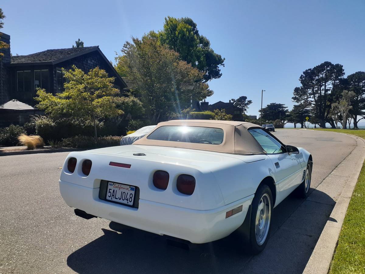Chevrolet-corvette-convertible-1995-white-8