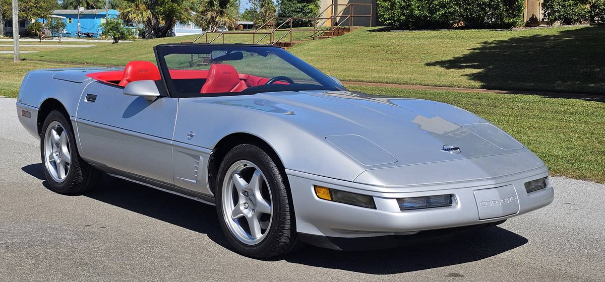 Chevrolet-corvette-convertible-1996-silver