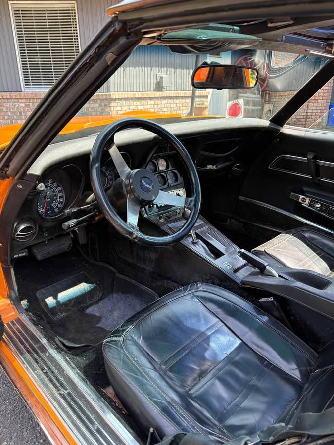 Chevrolet-corvette-coupe-1977-3