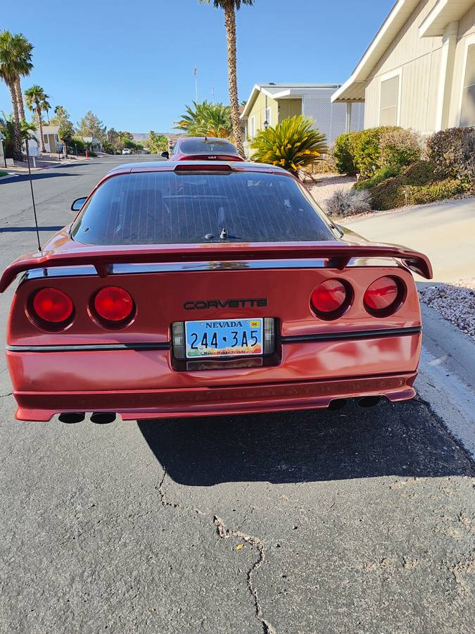 Chevrolet-corvette-coupe-1988-red-19