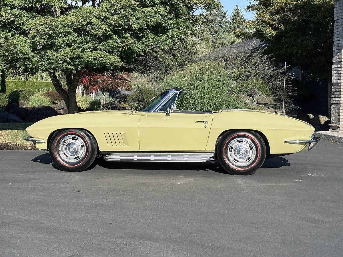 Chevrolet-corvette-l79-convertible-1967-yellow-1