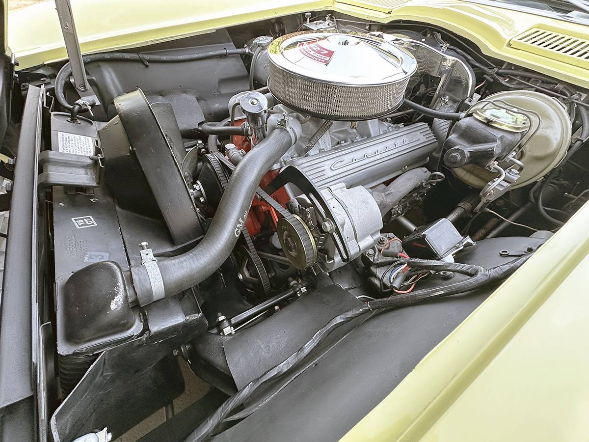 Chevrolet-corvette-l79-convertible-1967-yellow-14