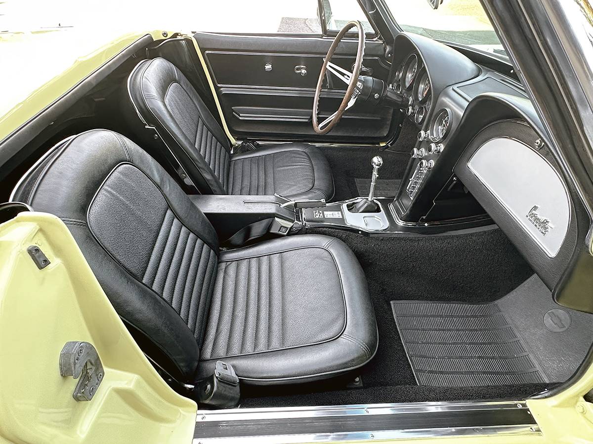 Chevrolet-corvette-l79-convertible-1967-yellow-18