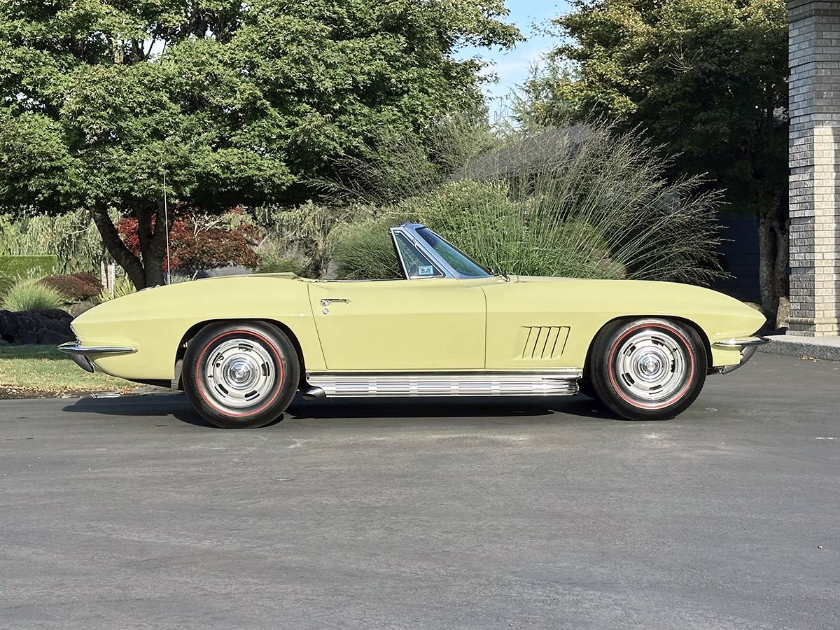 Chevrolet-corvette-l79-convertible-1967-yellow-7