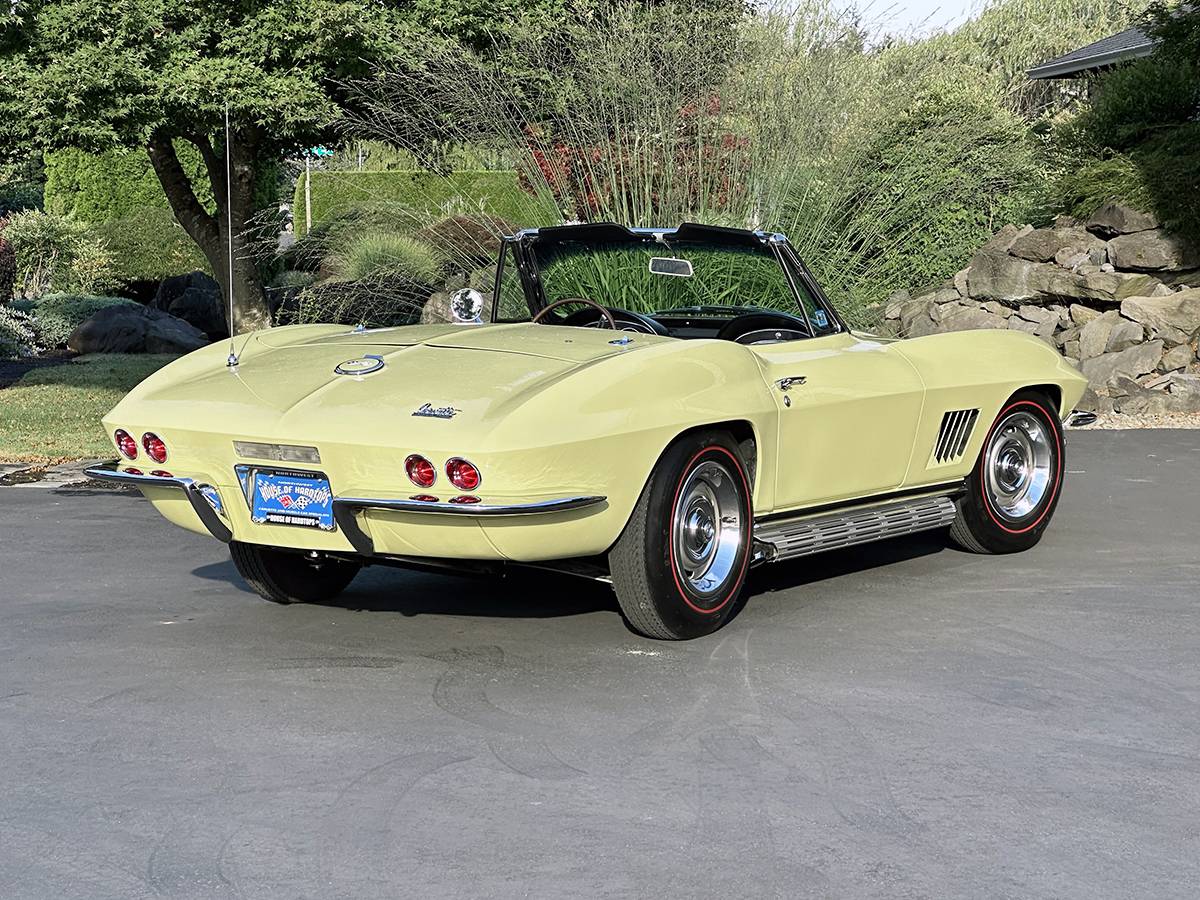Chevrolet-corvette-l79-convertible-1967-yellow-8