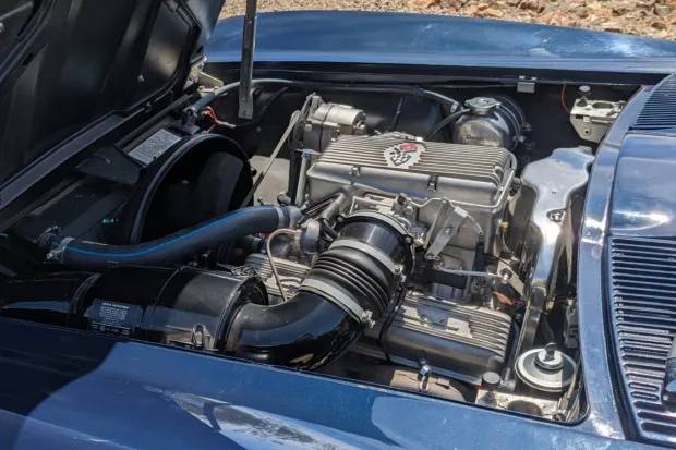Chevrolet-corvette-stingray-1963-blue-3