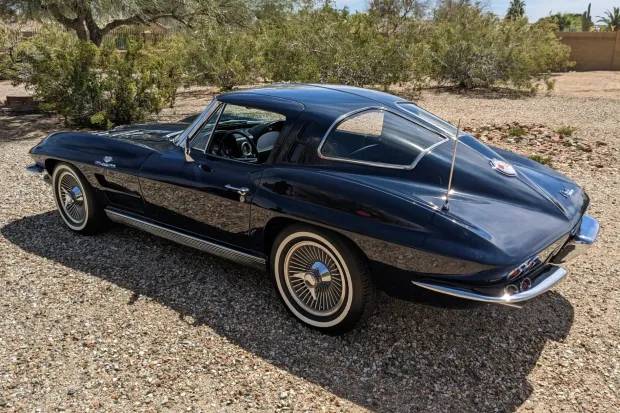 Chevrolet-corvette-stingray-1963-blue-6