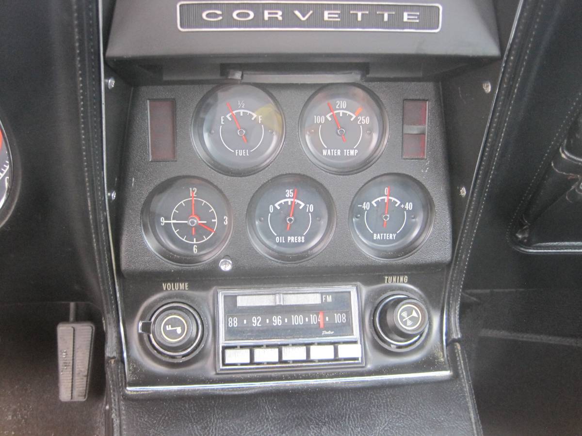 Chevrolet-corvette-stingray-1973-11