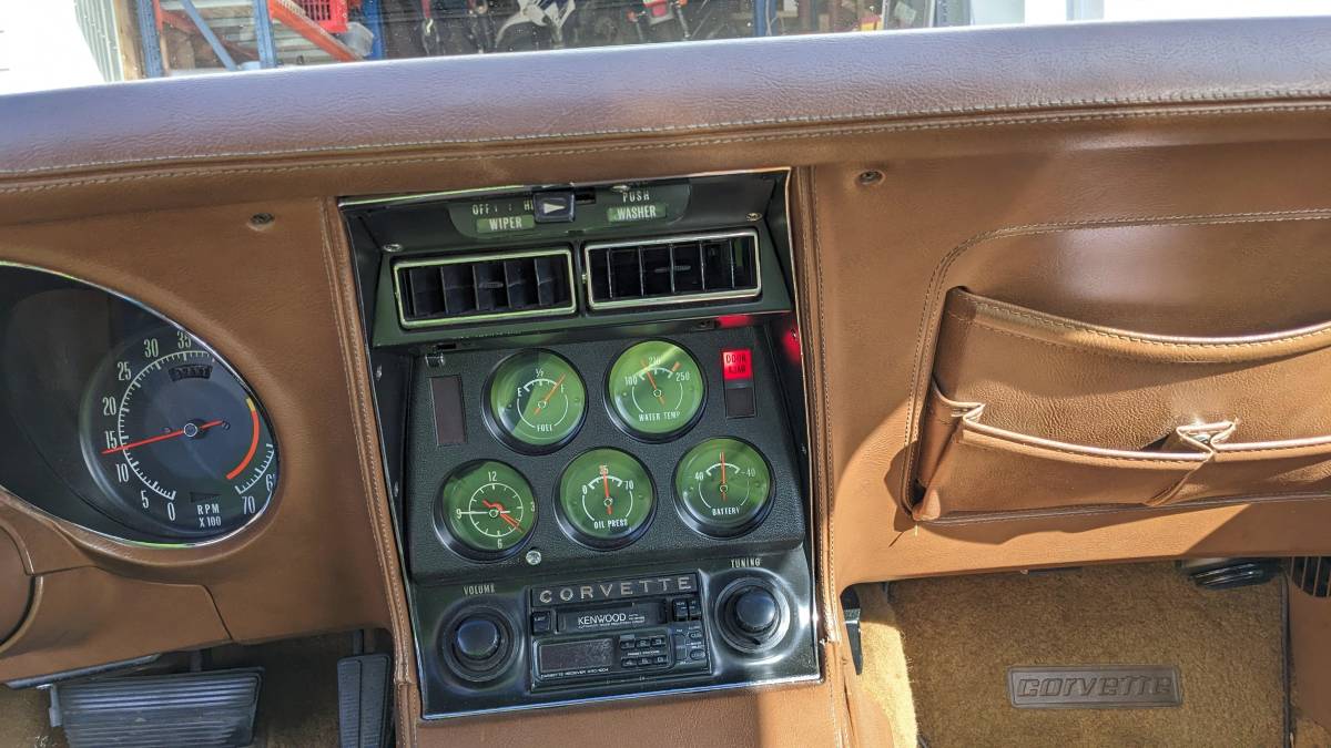 Chevrolet-corvette-stingray-1973-14