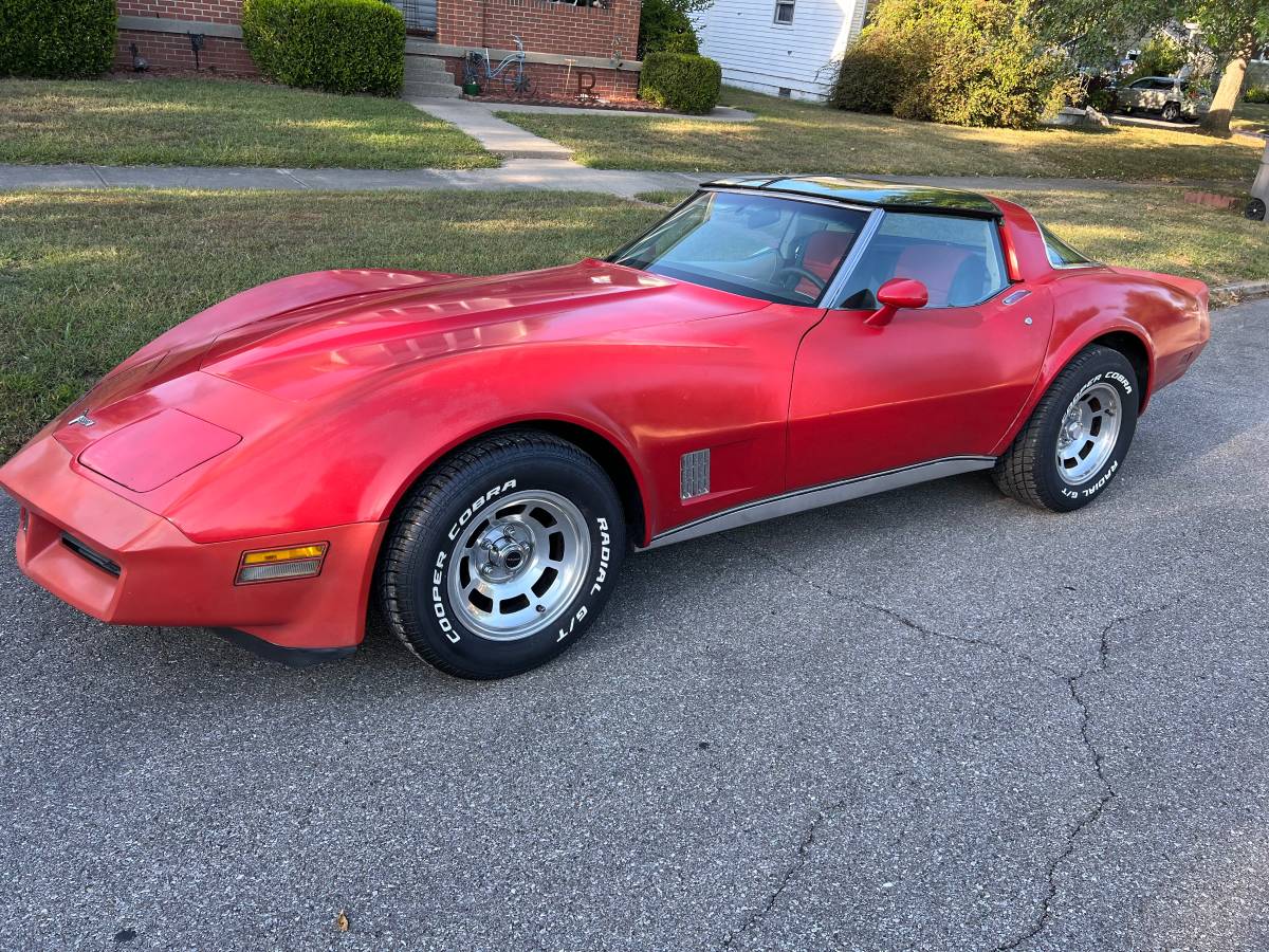 Chevrolet-corvette-stingray-1980-red-1