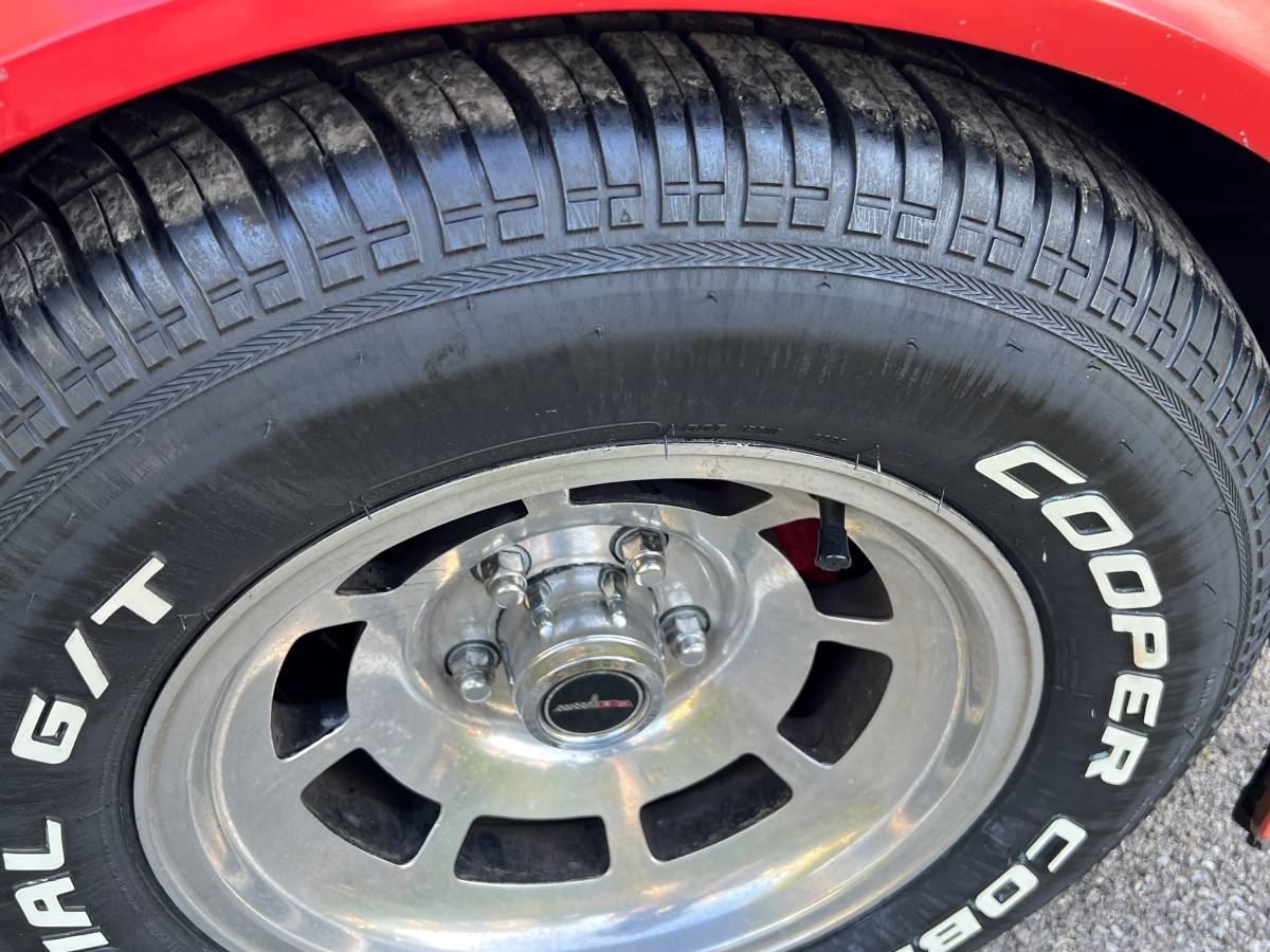 Chevrolet-corvette-stingray-1980-red-11