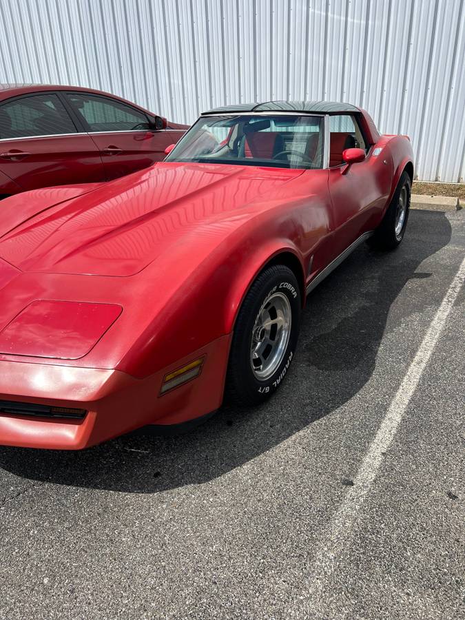Chevrolet-corvette-stingray-1980-red-17