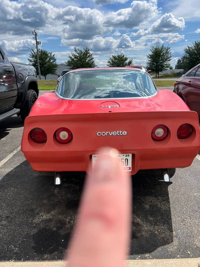 Chevrolet-corvette-stingray-1980-red-18