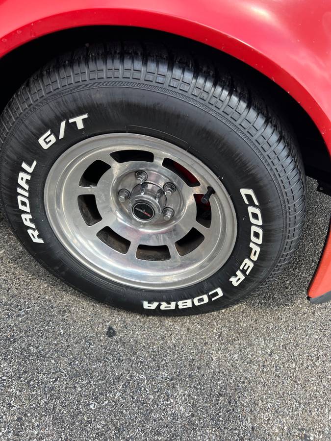 Chevrolet-corvette-stingray-1980-red-25