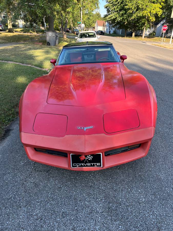 Chevrolet-corvette-stingray-1980-red