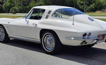 Chevrolet-corvette-stingray-coupe-1964-white-11
