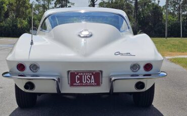 Chevrolet-corvette-stingray-coupe-1964-white-13