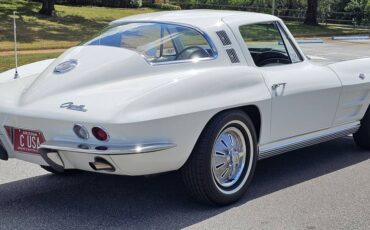 Chevrolet-corvette-stingray-coupe-1964-white-15