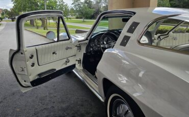 Chevrolet-corvette-stingray-coupe-1964-white-5