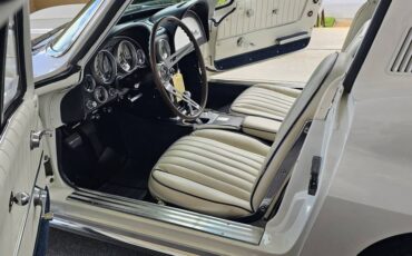 Chevrolet-corvette-stingray-coupe-1964-white-6