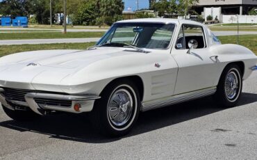 Chevrolet-corvette-stingray-coupe-1964-white-9