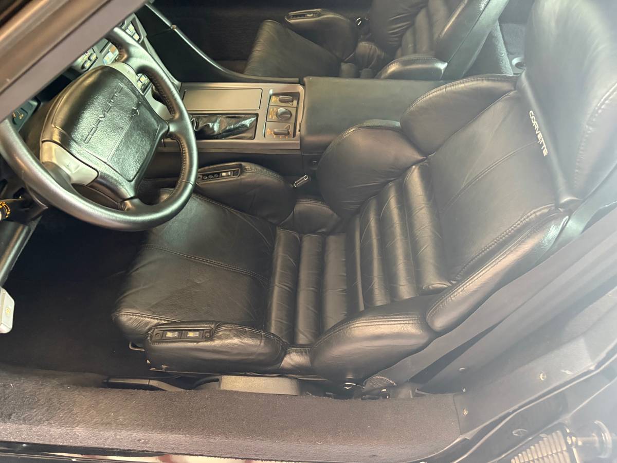 Chevrolet-corvette-zr1-1990-9