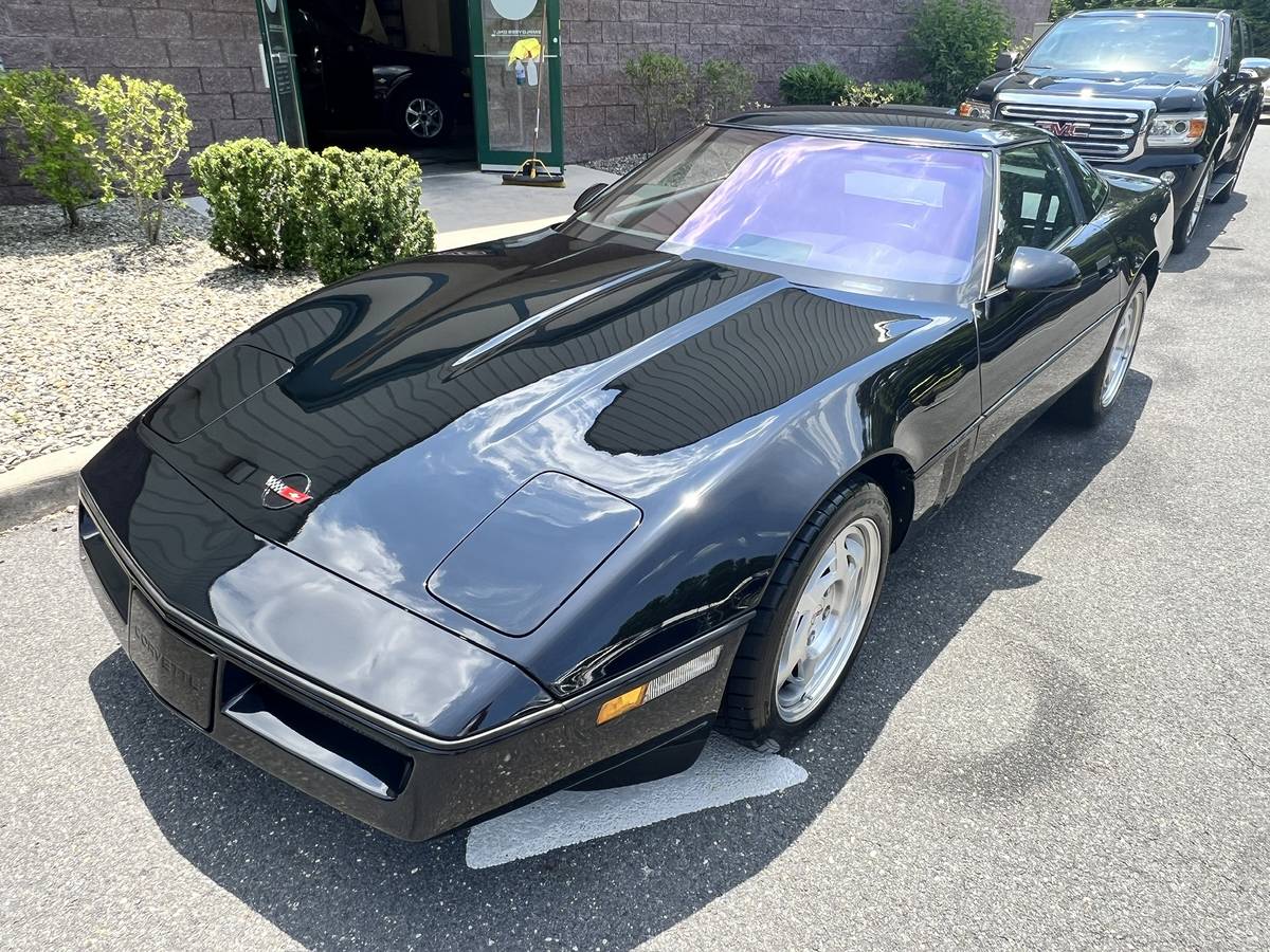 Chevrolet-corvette-zr1-1990-black-12