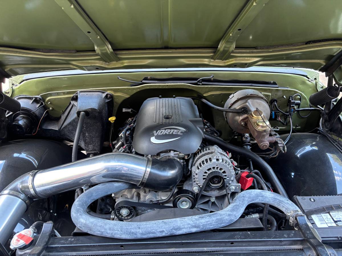 Chevrolet-cst-20-1970-green-4