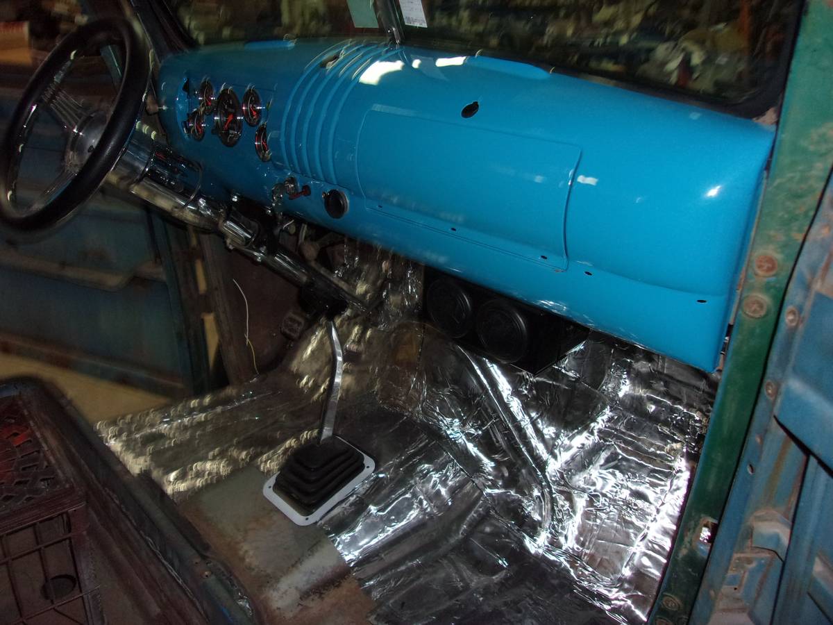 Chevrolet-custom-12-ton-pickup-1946-custom-15